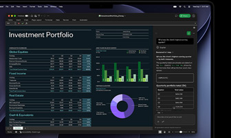 MacBook Pro, Xcode, koodieditorissa näkyy kommentti: Connect the app to Apple Intelligence, iPhonen esikatselu, Quantum College Hospital ‑appi, tekstissä lukee: Say hi to your scheduling assistant, painikkeet: View open shifts, Swap my next shift